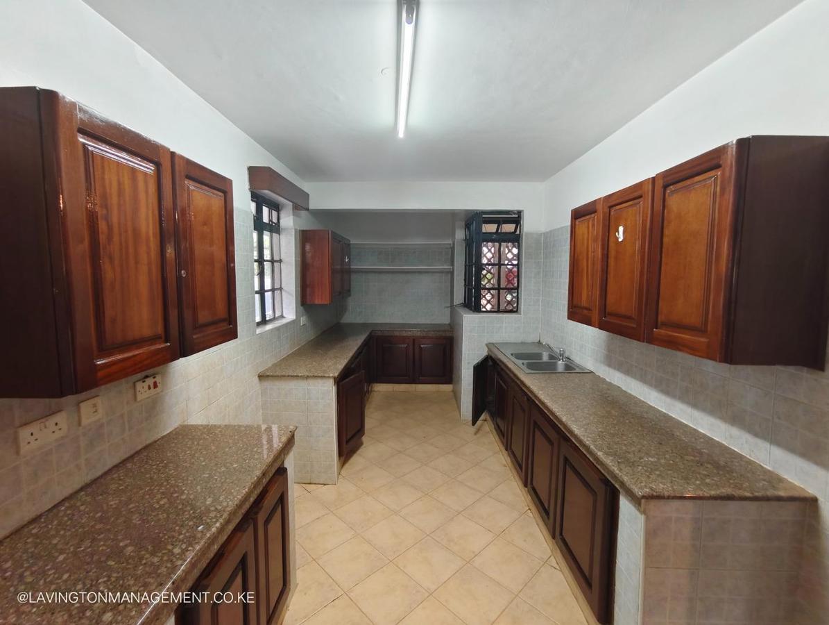 4 Bed Apartment with En Suite at Lavington - 7