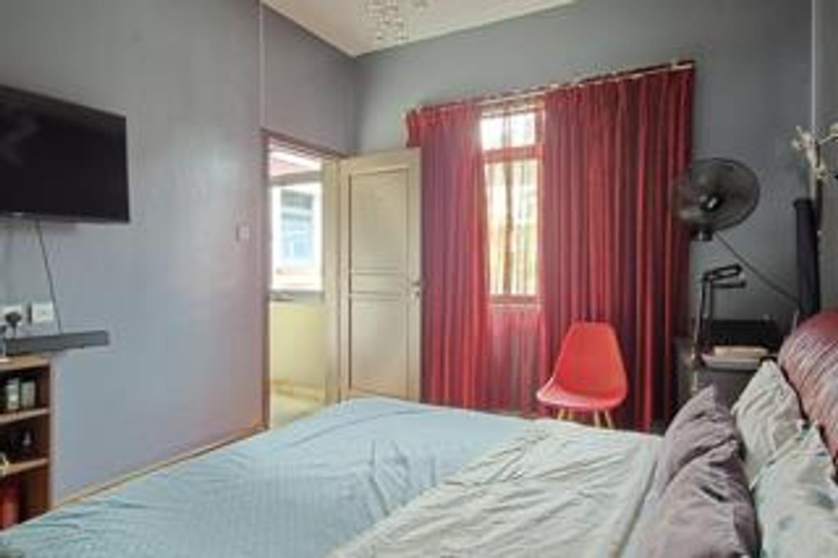 5 Bed Townhouse with En Suite at Lavington Green - 15