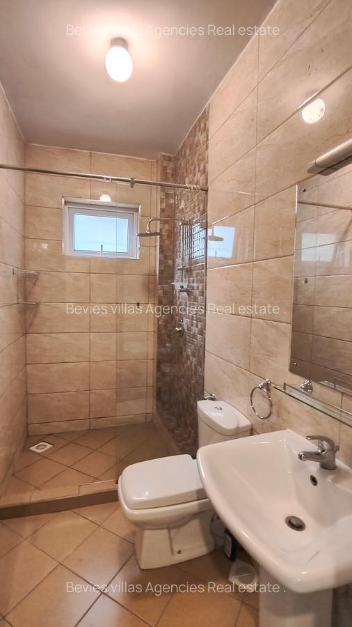 2 Bed Apartment with En Suite at Brookside - 6