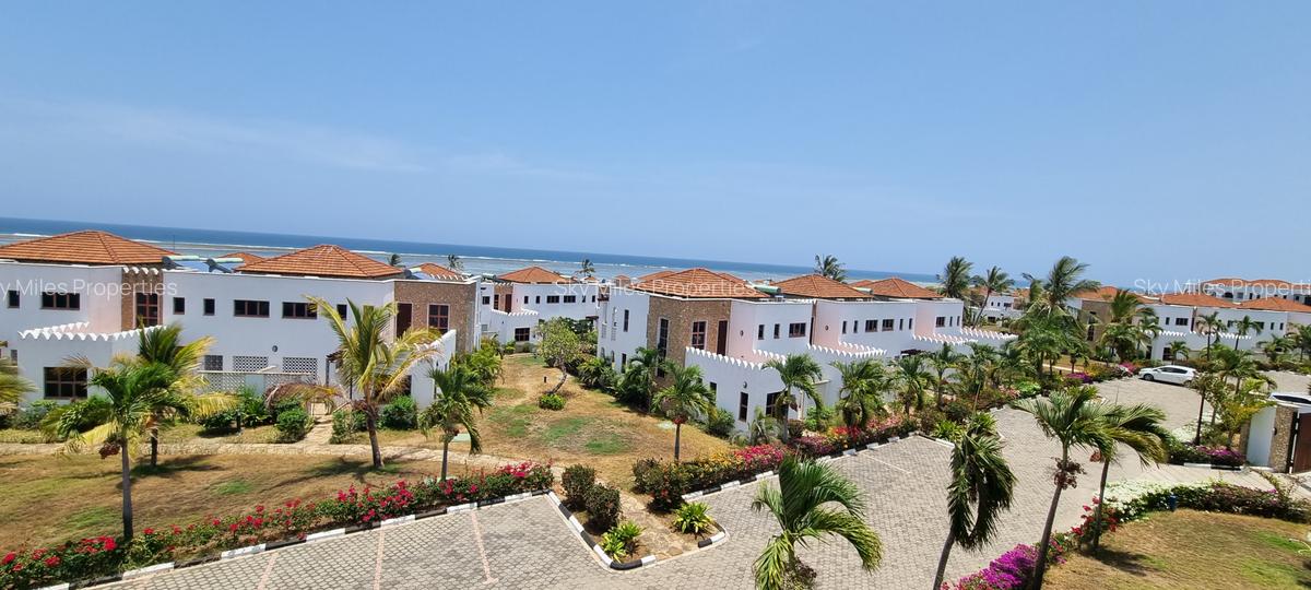 Serviced 3 Bed Apartment with En Suite at Sultan Palace - 11