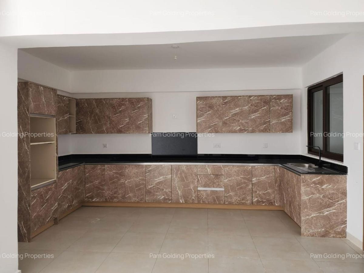 4 Bed Apartment with En Suite in Rhapta Road - 2