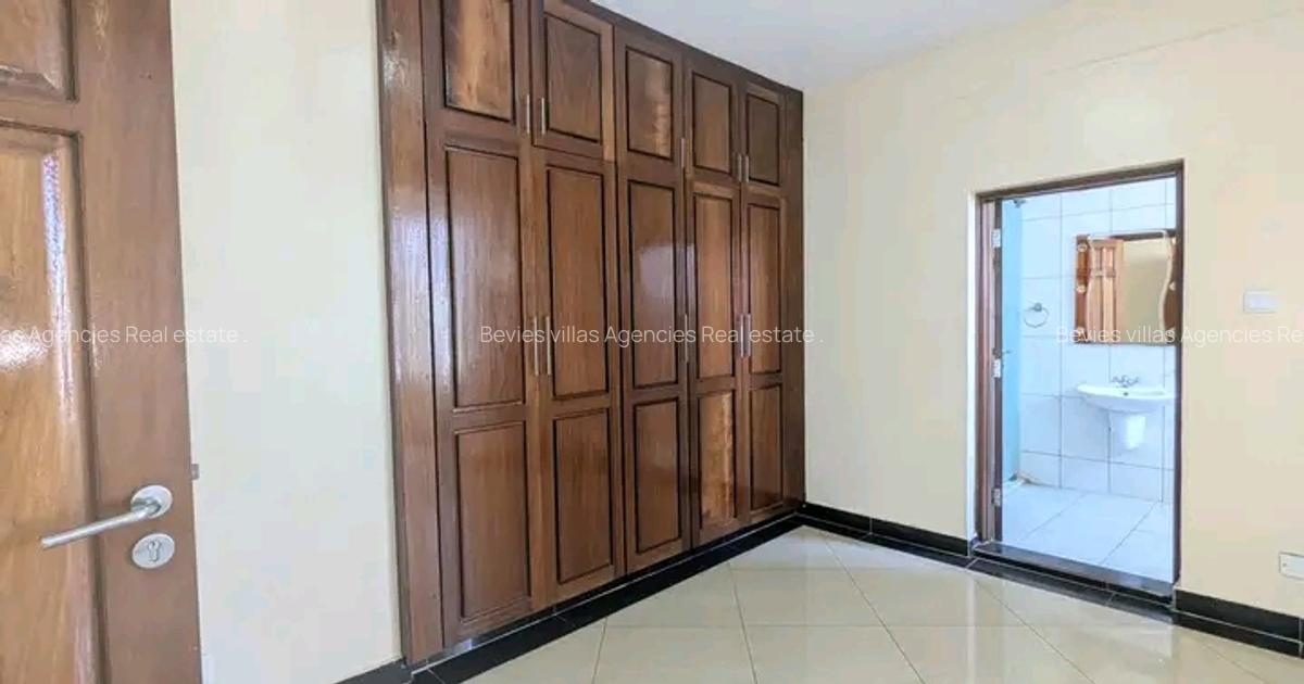 5 Bed Villa with En Suite at Lavington - 8