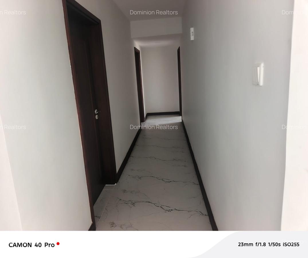 3 Bed Apartment with En Suite in Parklands - 10