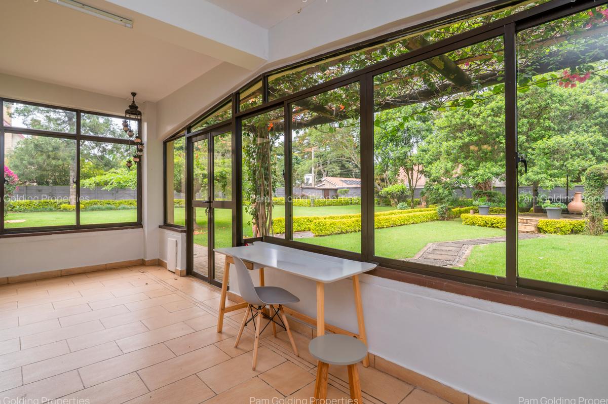 5 Bed House with En Suite in Runda - 2