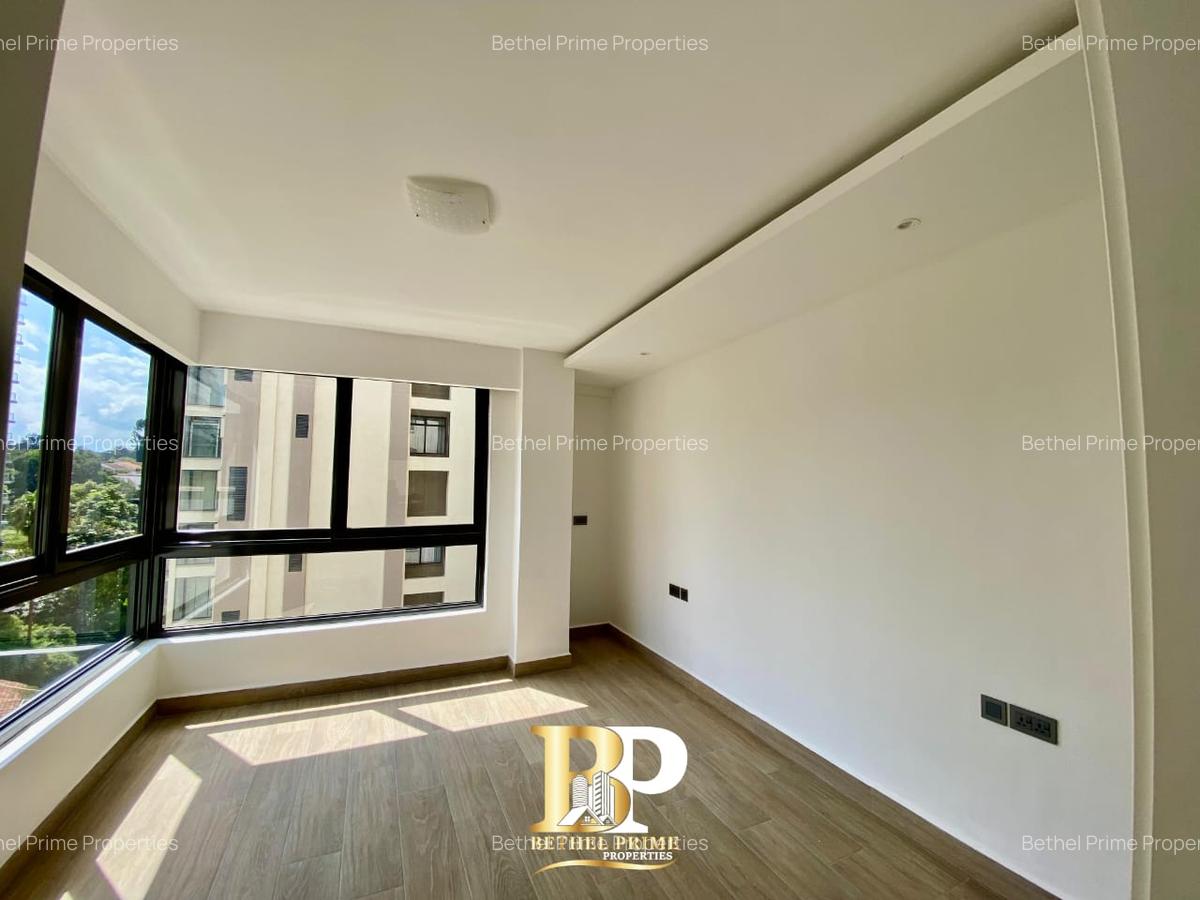 3 Bed Apartment with En Suite in Riverside - 8