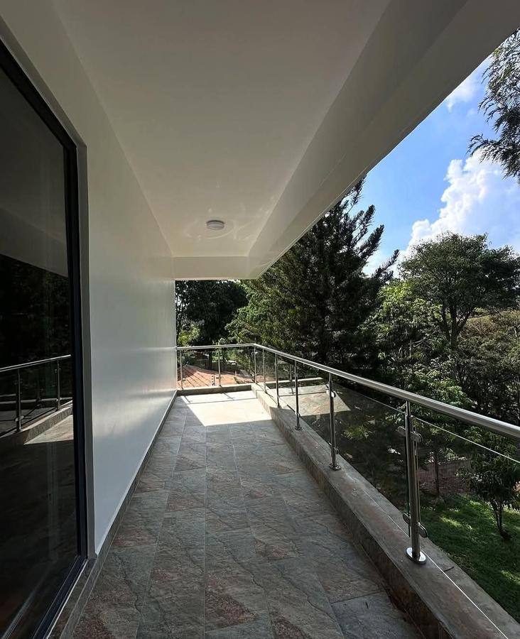 5 Bed House with En Suite in Loresho - 5
