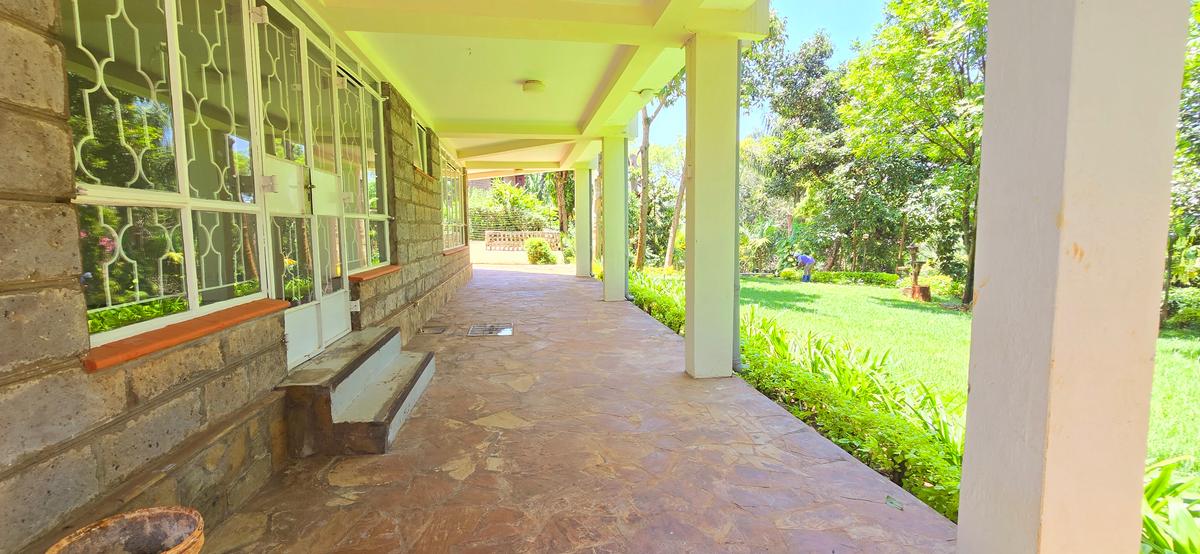 5 Bed House with En Suite at Whispers Avenue - 5