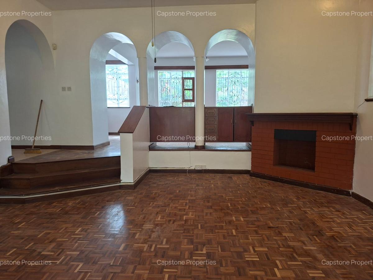 5 Bed House with En Suite in Nyari - 13