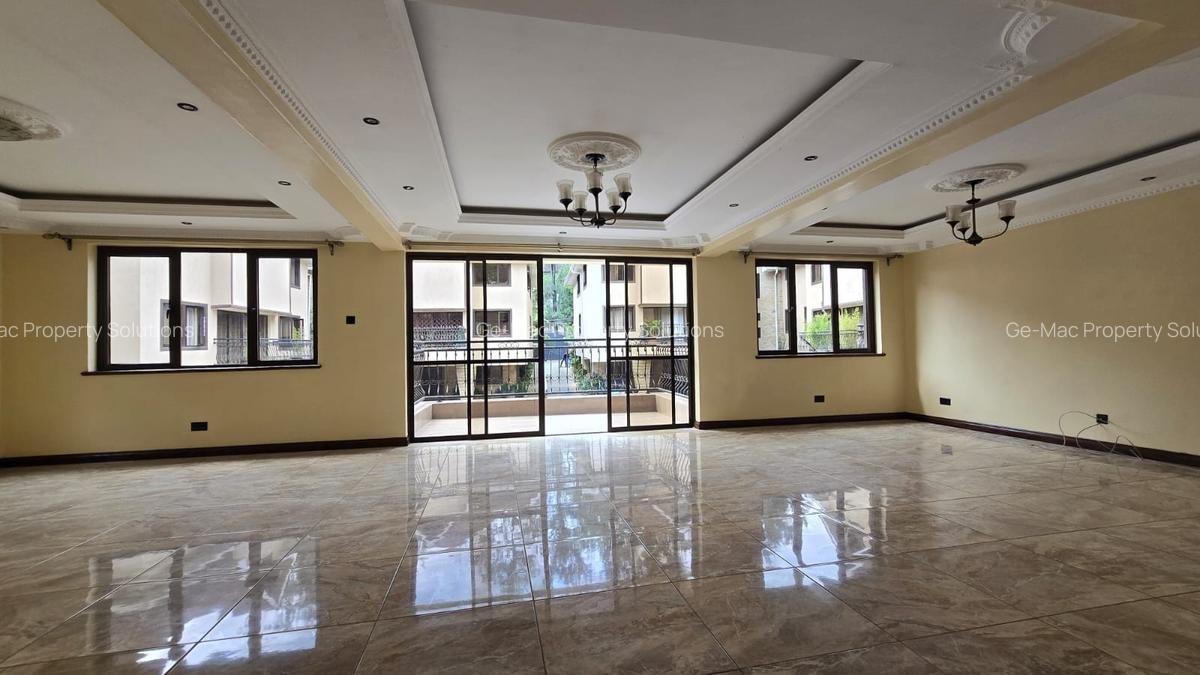 5 Bed House with En Suite in Lavington - 3