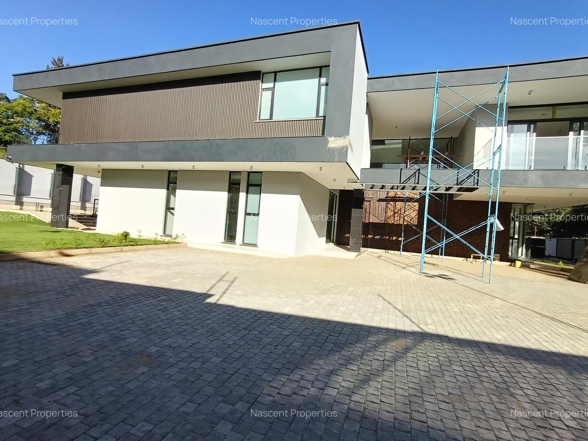 5 Bed House with En Suite in Nyari - 18