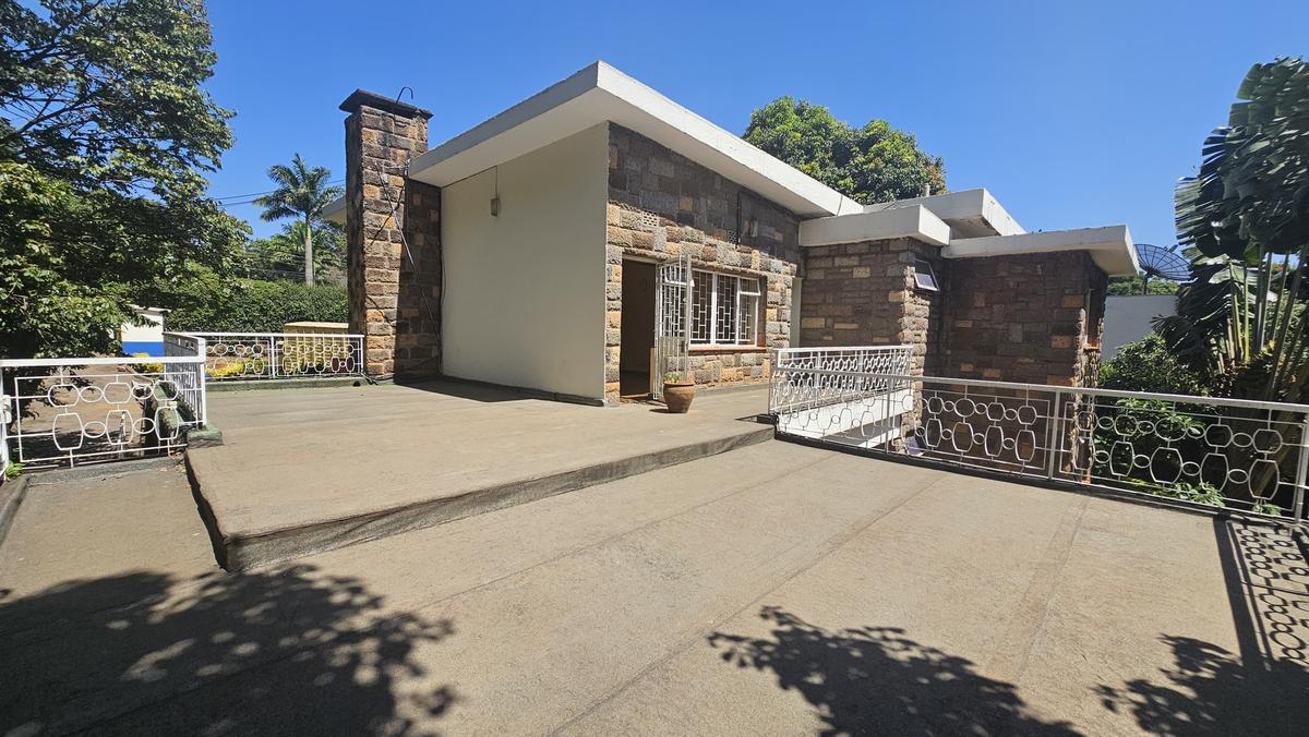 6 Bed House with En Suite at James Gichuru - 8