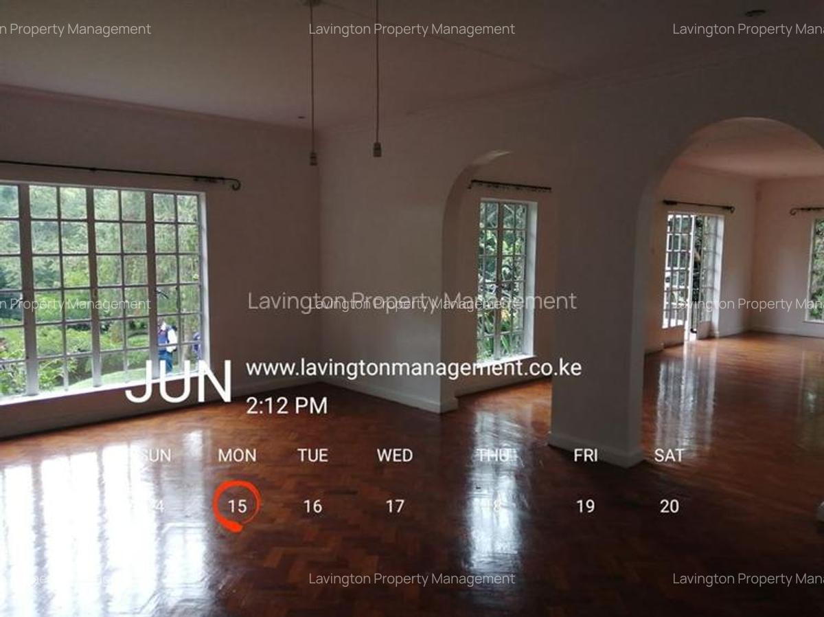 4 Bed House with En Suite at Lavington Green - 9