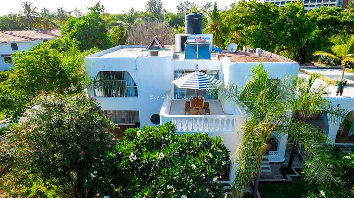 5 Bed Villa with En Suite at Diani - 3