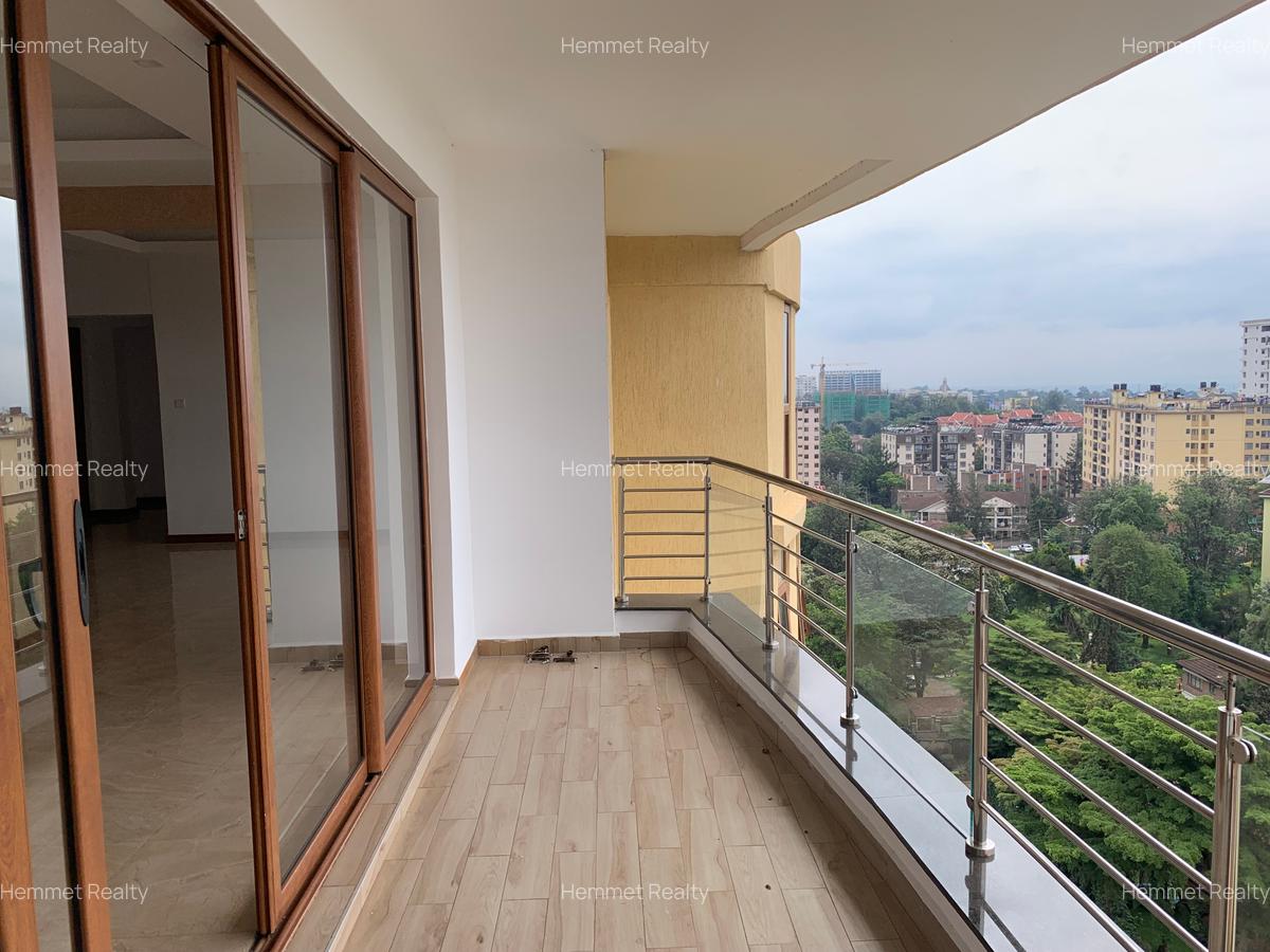 3 Bed Apartment with En Suite in Lavington - 4