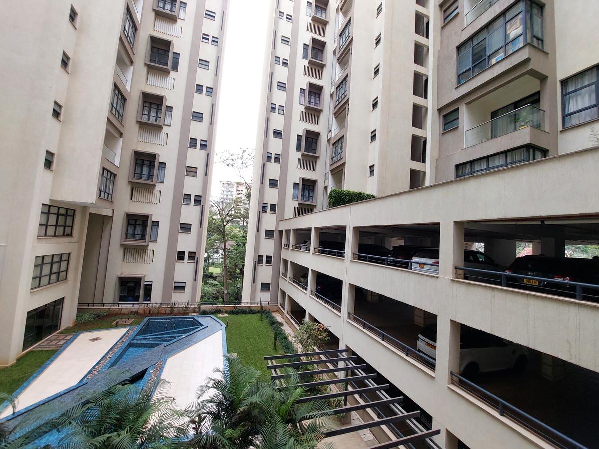 4 Bed Apartment with En Suite at Riverside Drive - 2