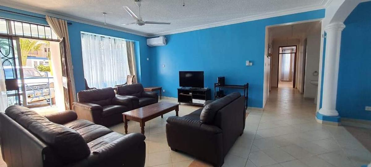 Serviced 3 Bed Apartment with En Suite at 4Th Avenue Nyali - 3