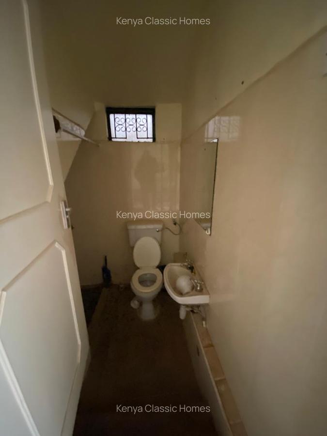 5 Bed Townhouse with En Suite at Kilimani - 5