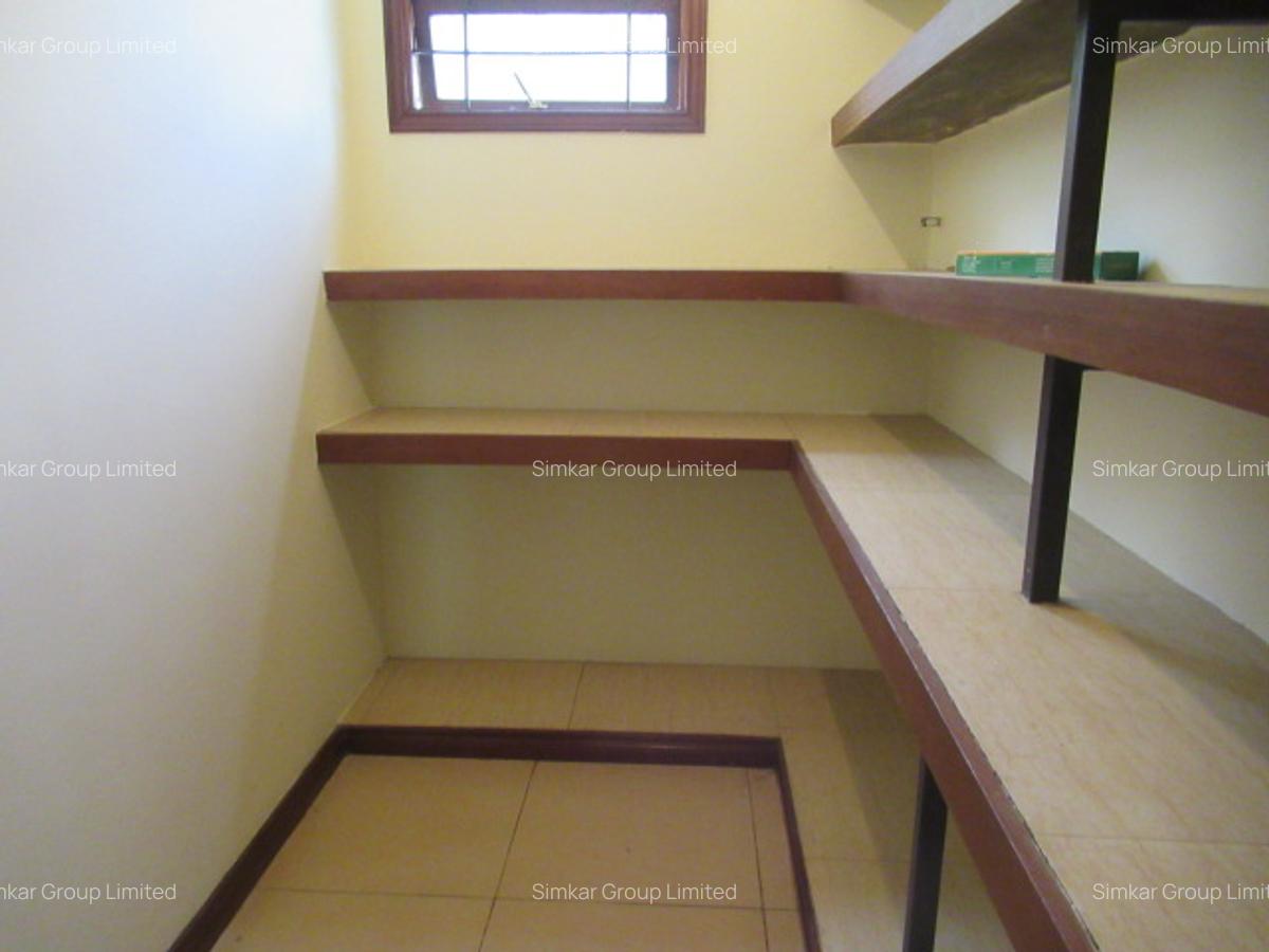 4 Bed Apartment with En Suite at Riverside Drive - 7