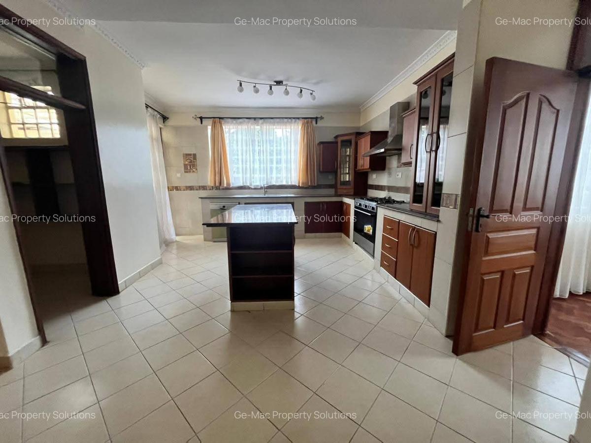 5 Bed House with En Suite in Runda - 4