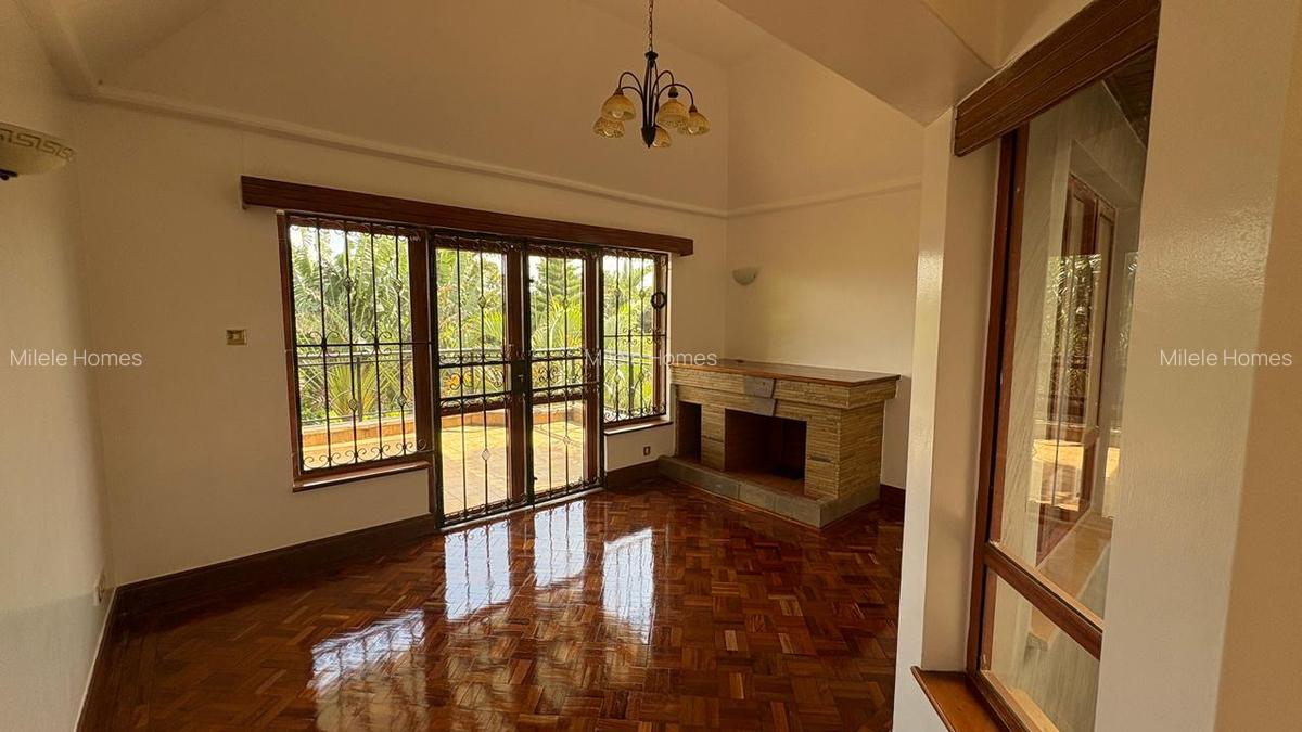 5 Bed Villa with En Suite at Mimosa - 11