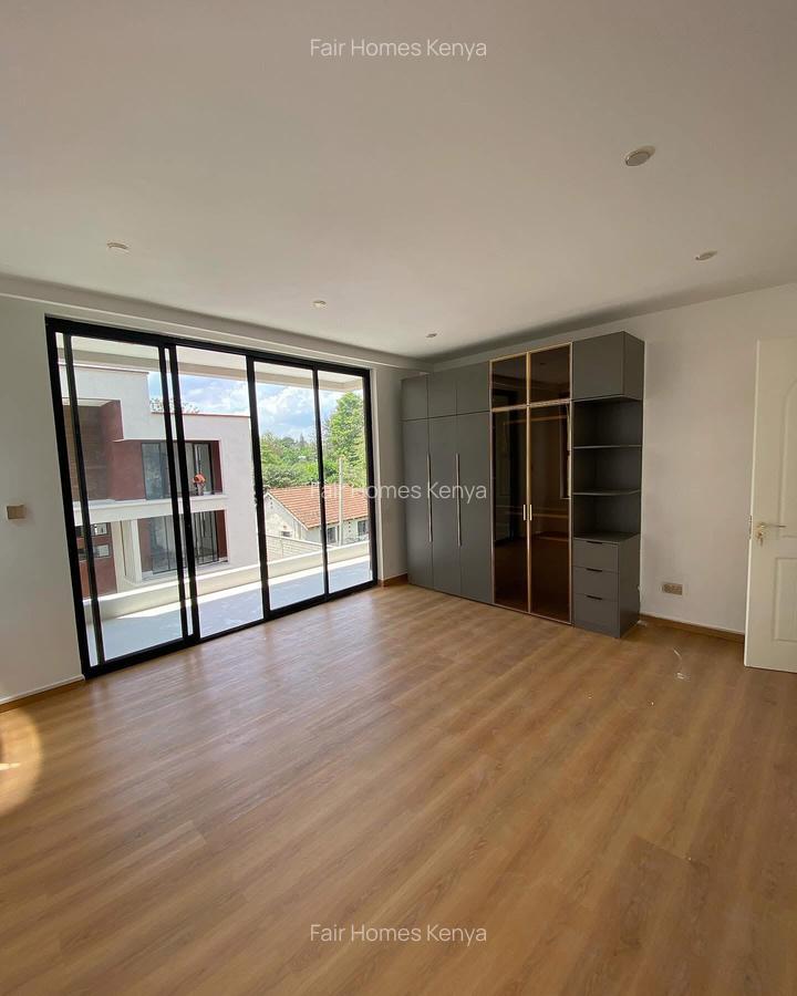 5 Bed Townhouse with En Suite at Lavington Green - 9