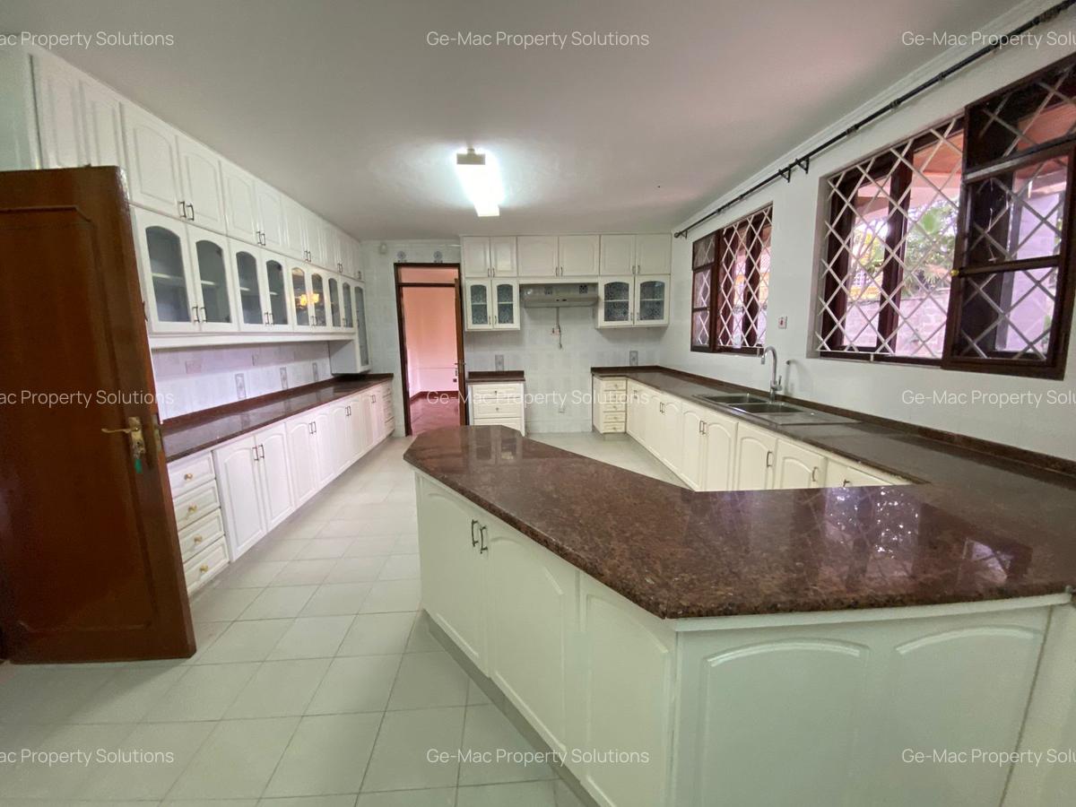 4 Bed House with En Suite in Runda - 6