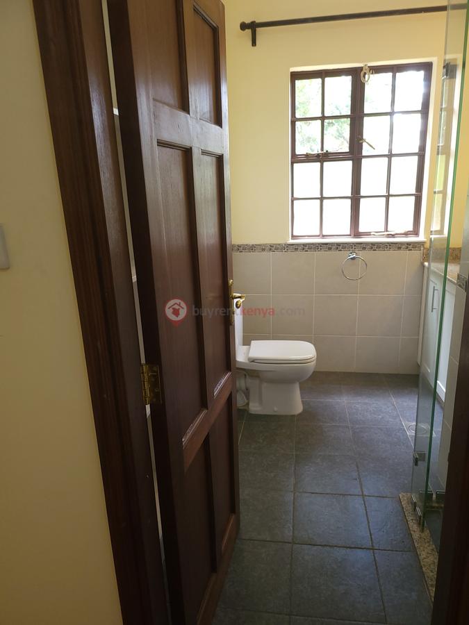 5 Bed Villa with En Suite in Karen Hardy - 9