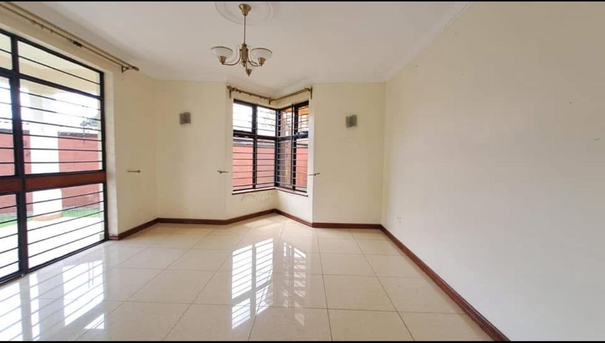 6 Bed Townhouse with En Suite in Lavington - 8