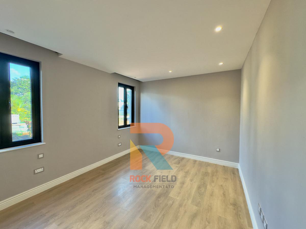 3 Bed Apartment with En Suite in Runda - 18