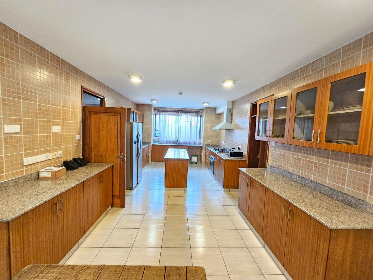 4 Bed Townhouse with En Suite at Runda - 9