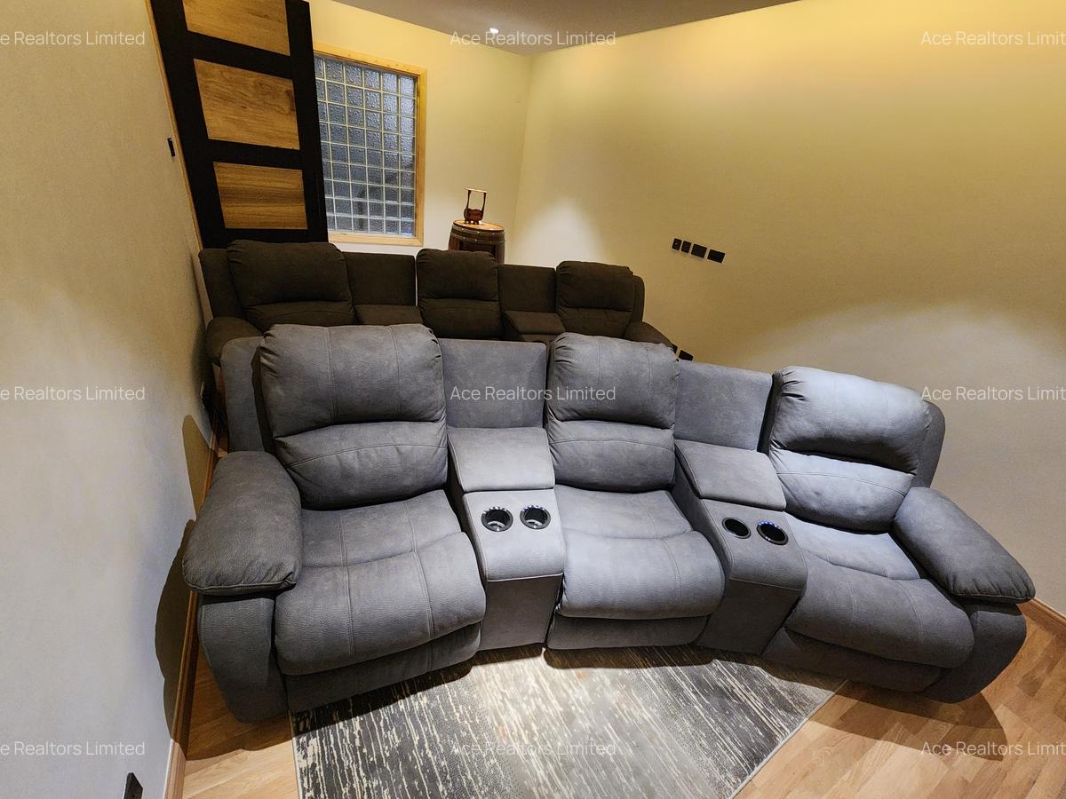 4 Bed Villa with En Suite at Jacaranda Avenue - 6