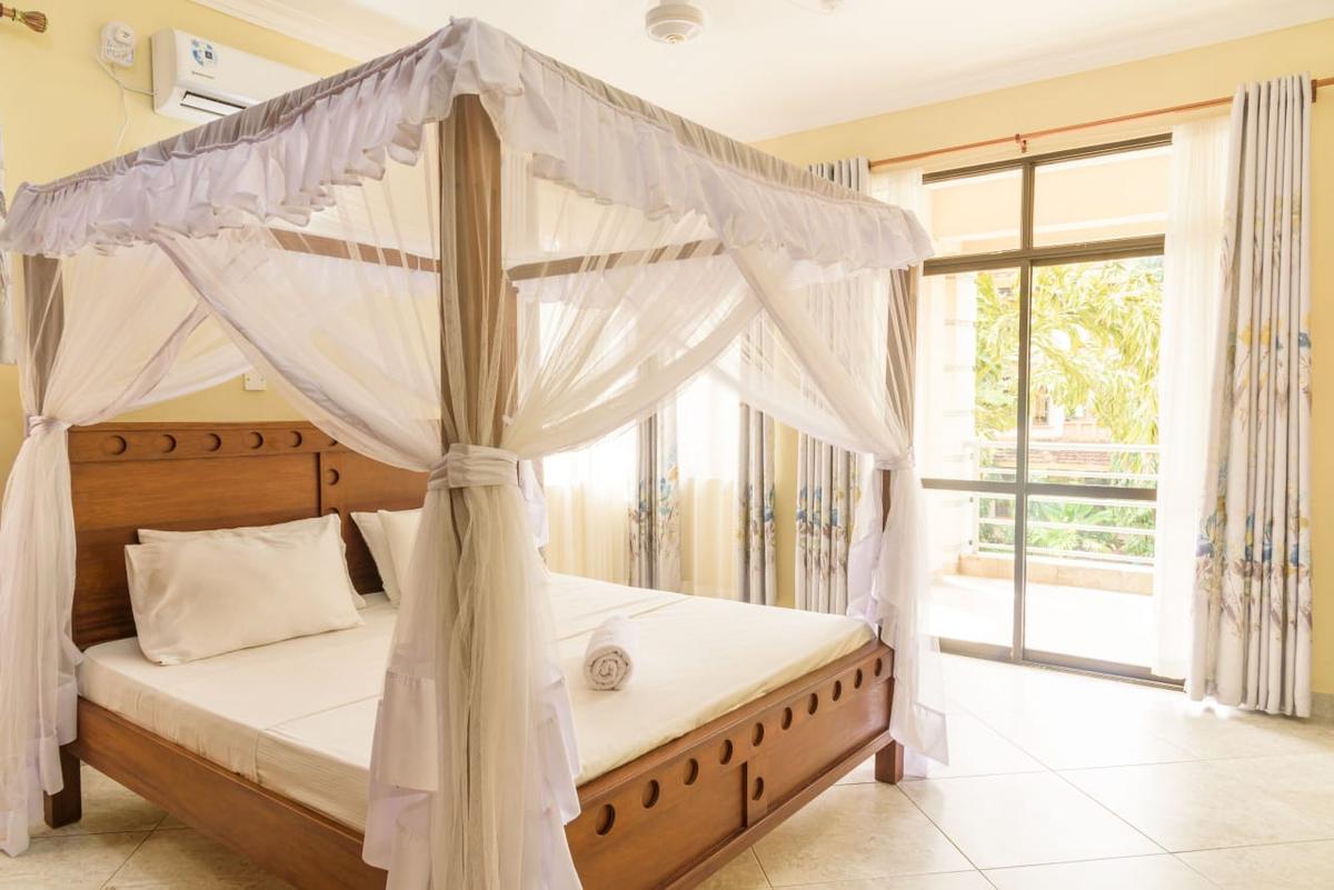 5 Bed Townhouse with En Suite at Serena - 8