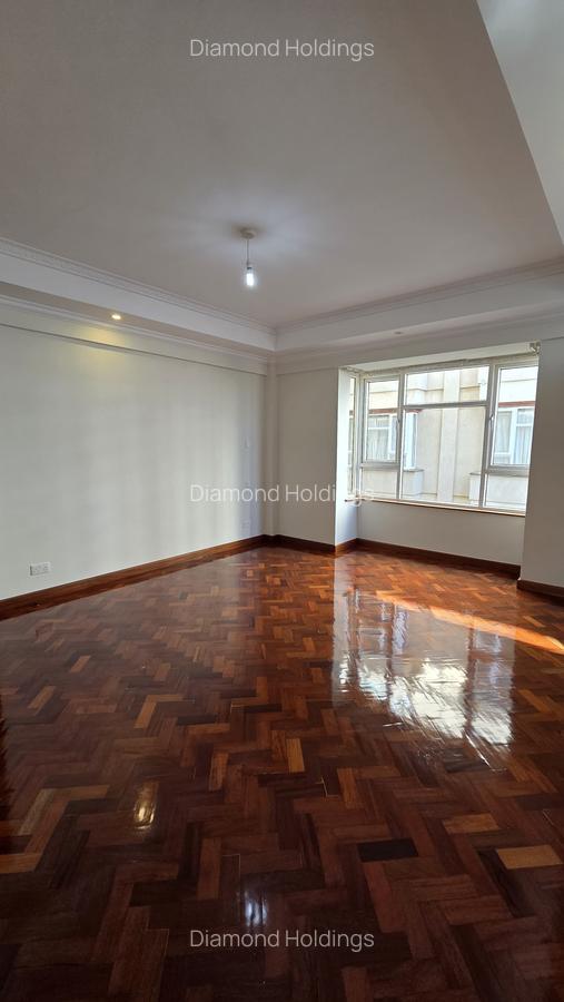 4 Bed Apartment with En Suite at Parklands - 10