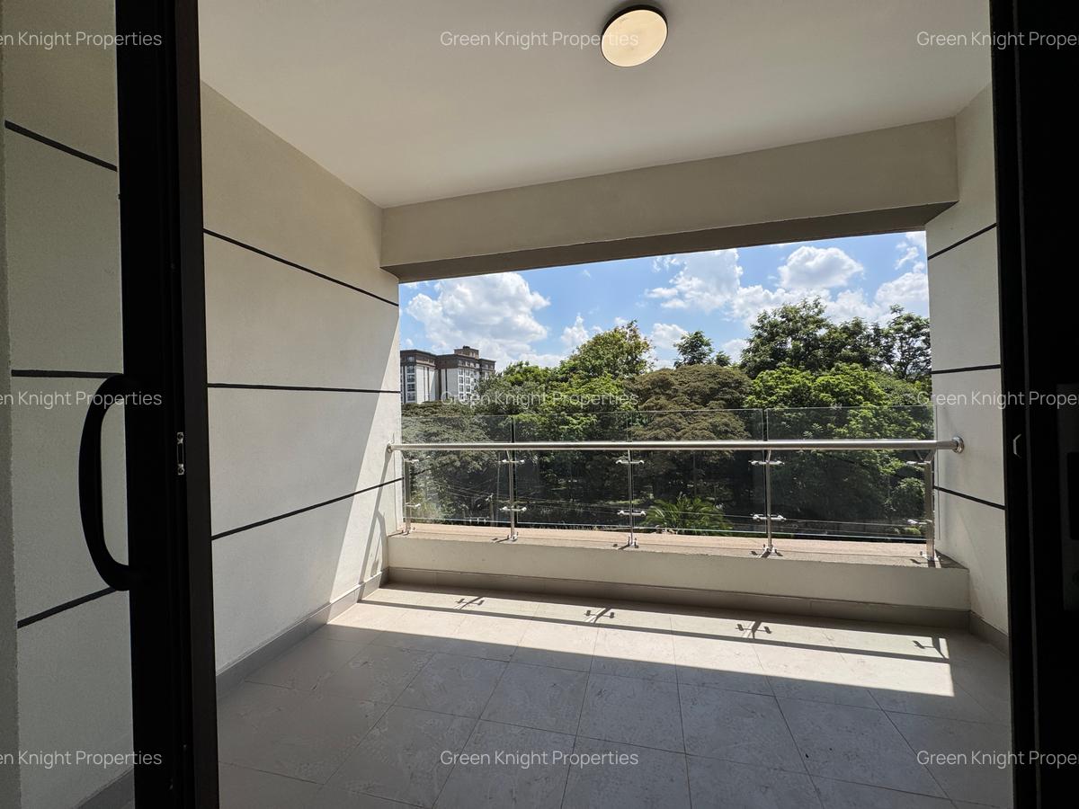 Serviced 2 Bed Apartment with En Suite in Riverside - 4