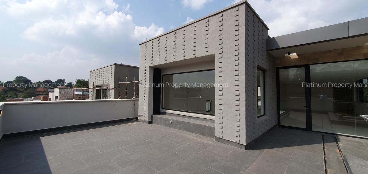 5 Bed Villa with En Suite in Westlands Area - 17