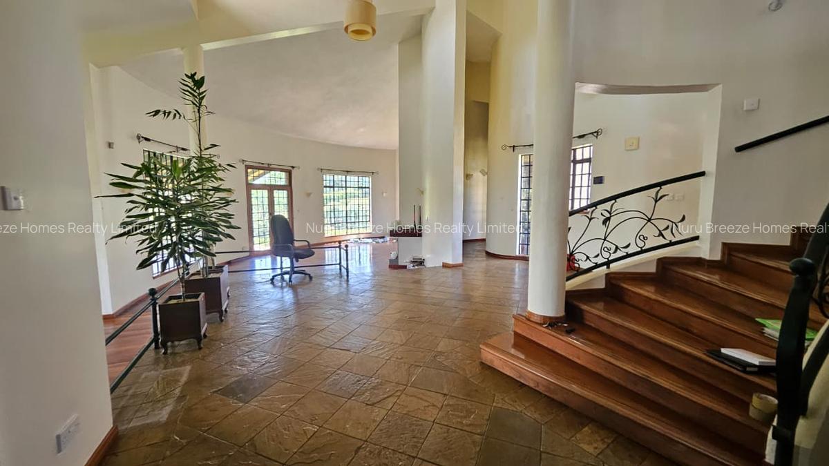 5 Bed House with En Suite in Runda - 17