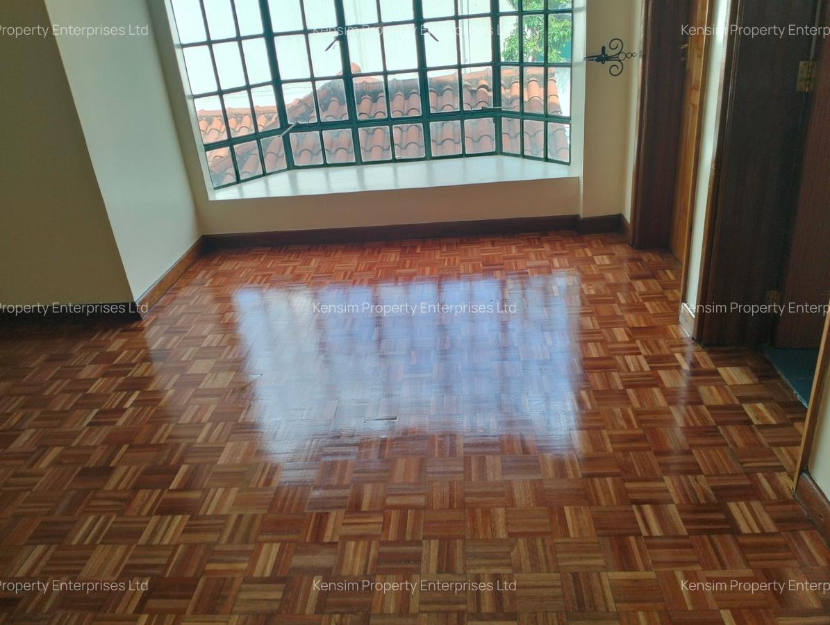 5 Bed Townhouse with En Suite in Lavington - 17