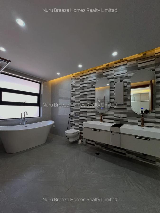 5 Bed House with En Suite in Runda - 7