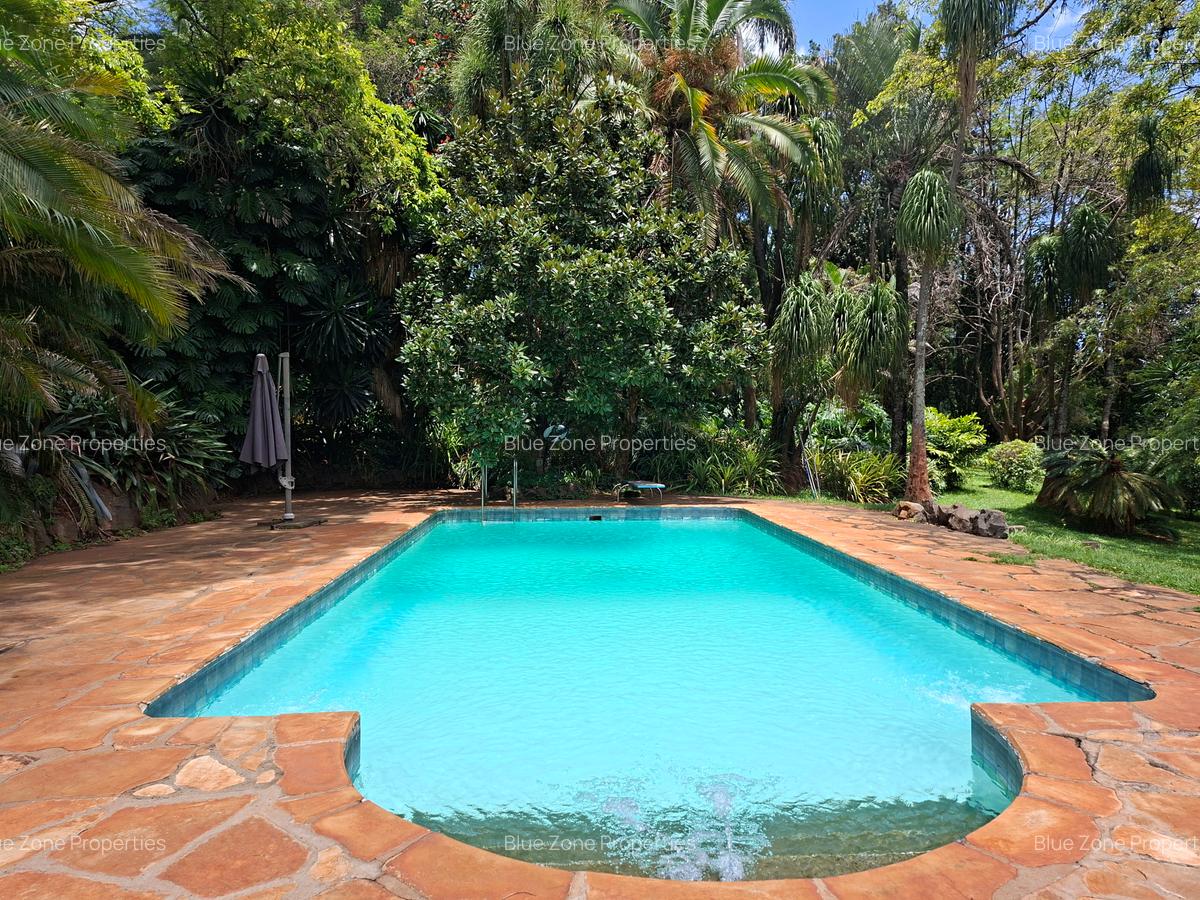 5 Bed House with En Suite at Off Ridgeways Rd - 3