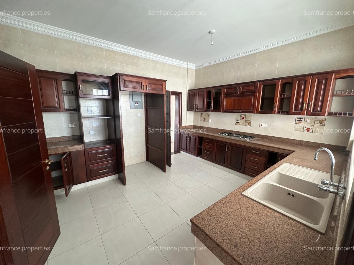3 Bed Apartment with En Suite at Kenyatta Road - 9