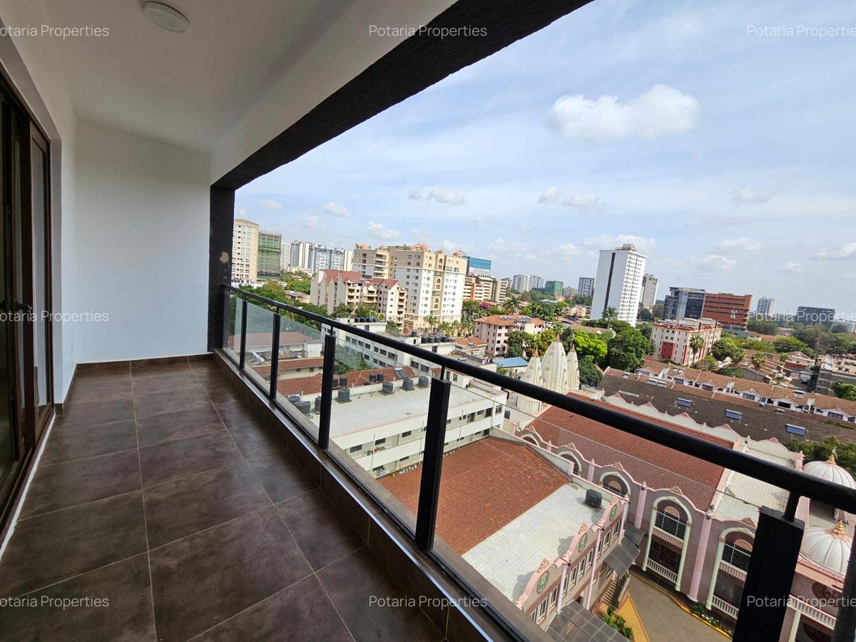 3 Bed Apartment with En Suite in Parklands - 1