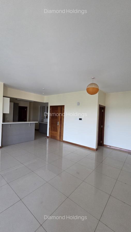4 Bed Apartment with En Suite at Parklands - 10