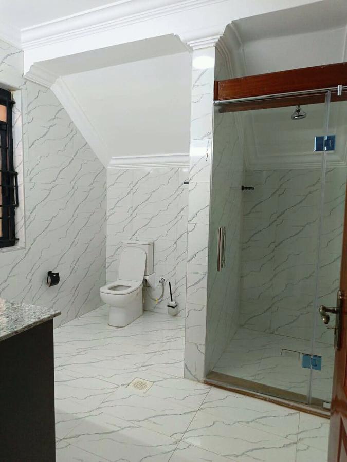 3 Bed House with En Suite at Runda - 2
