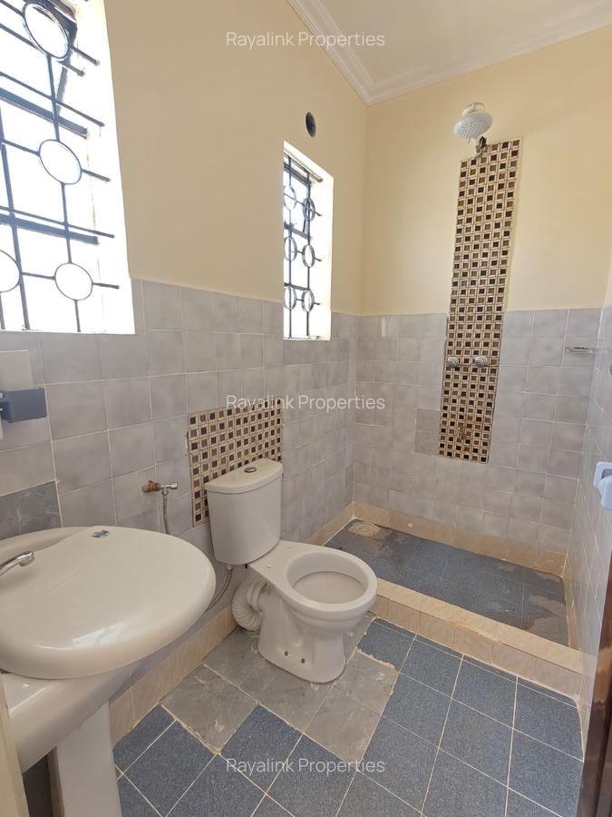 3 Bed Townhouse with En Suite at Kerarapon Road - 8