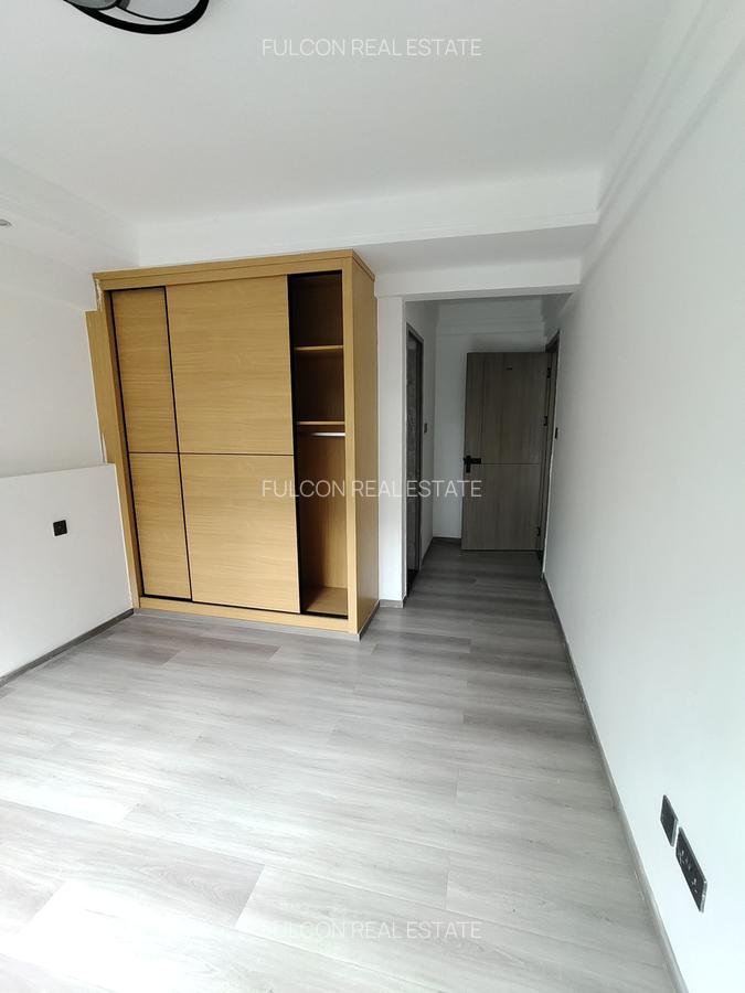 2 Bed Apartment with En Suite in Lavington - 5