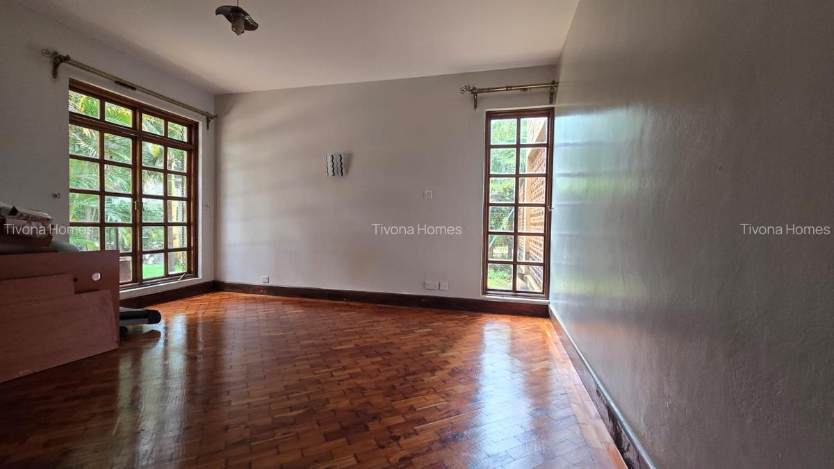 4 Bed House with En Suite in Runda - 8