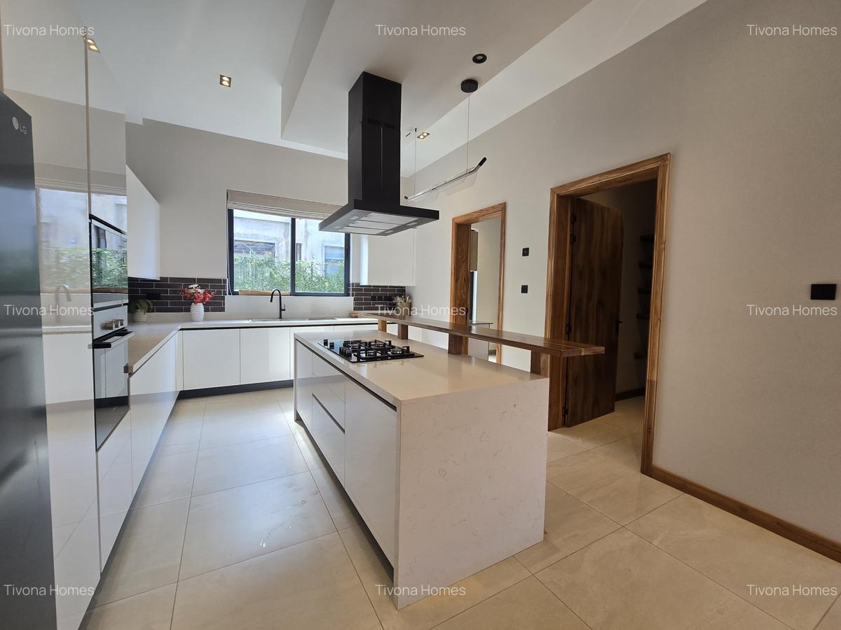 5 Bed Townhouse with En Suite in Loresho - 16