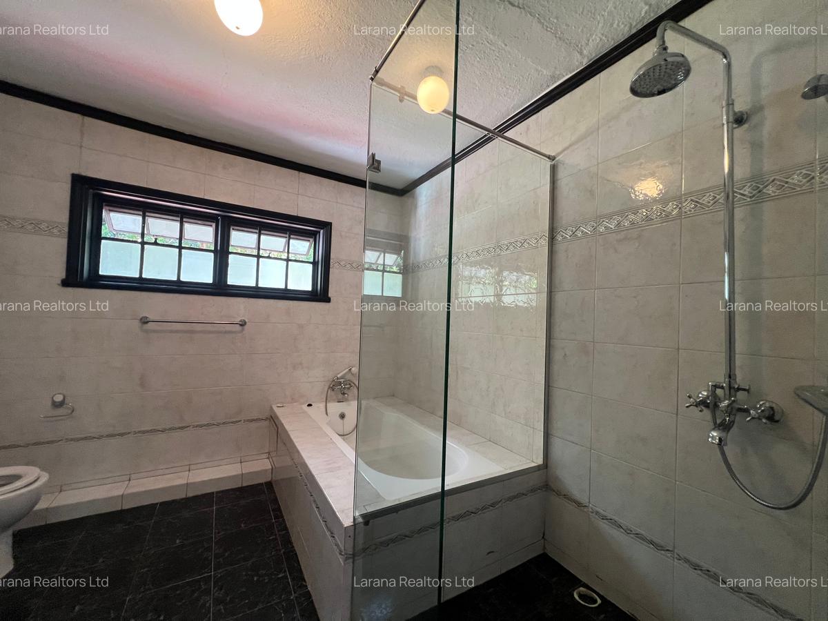 4 Bed Townhouse with En Suite at Riverside Dr - 13