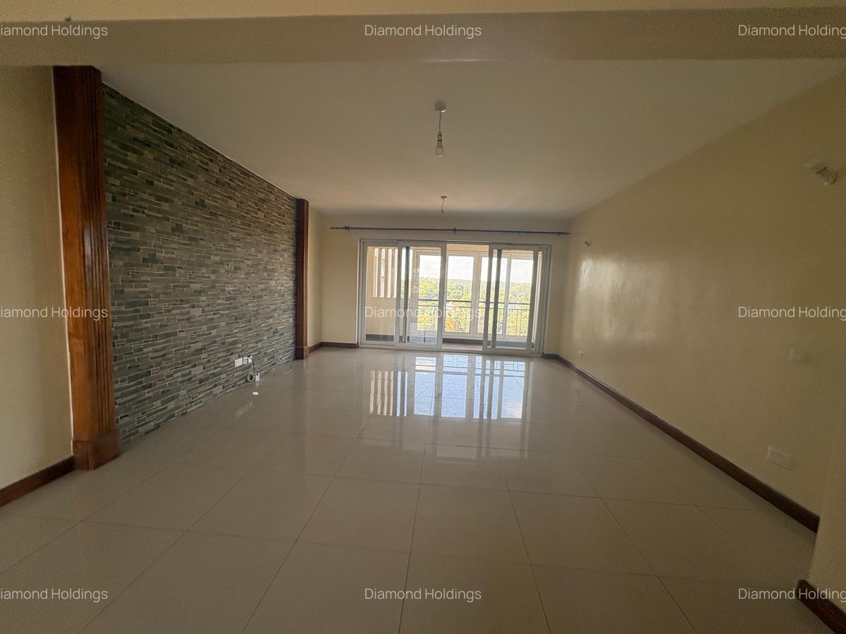 4 Bed Apartment with En Suite in Parklands - 3