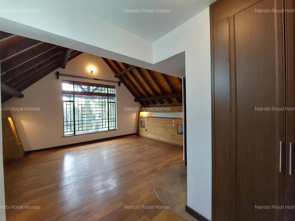 5 Bed House with En Suite at Lake View - 16